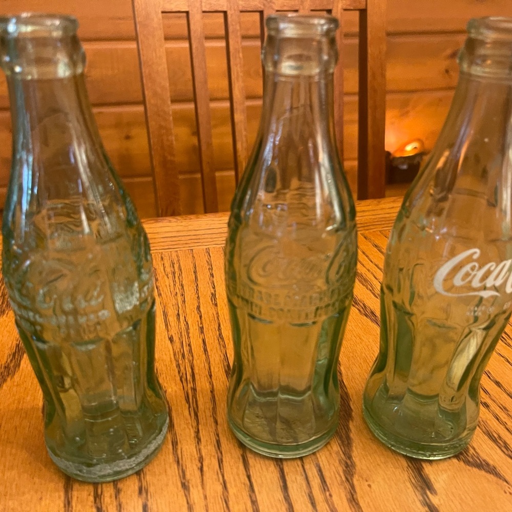 Coca Cola antique wooden 6 pack holder with 6 glass bottles